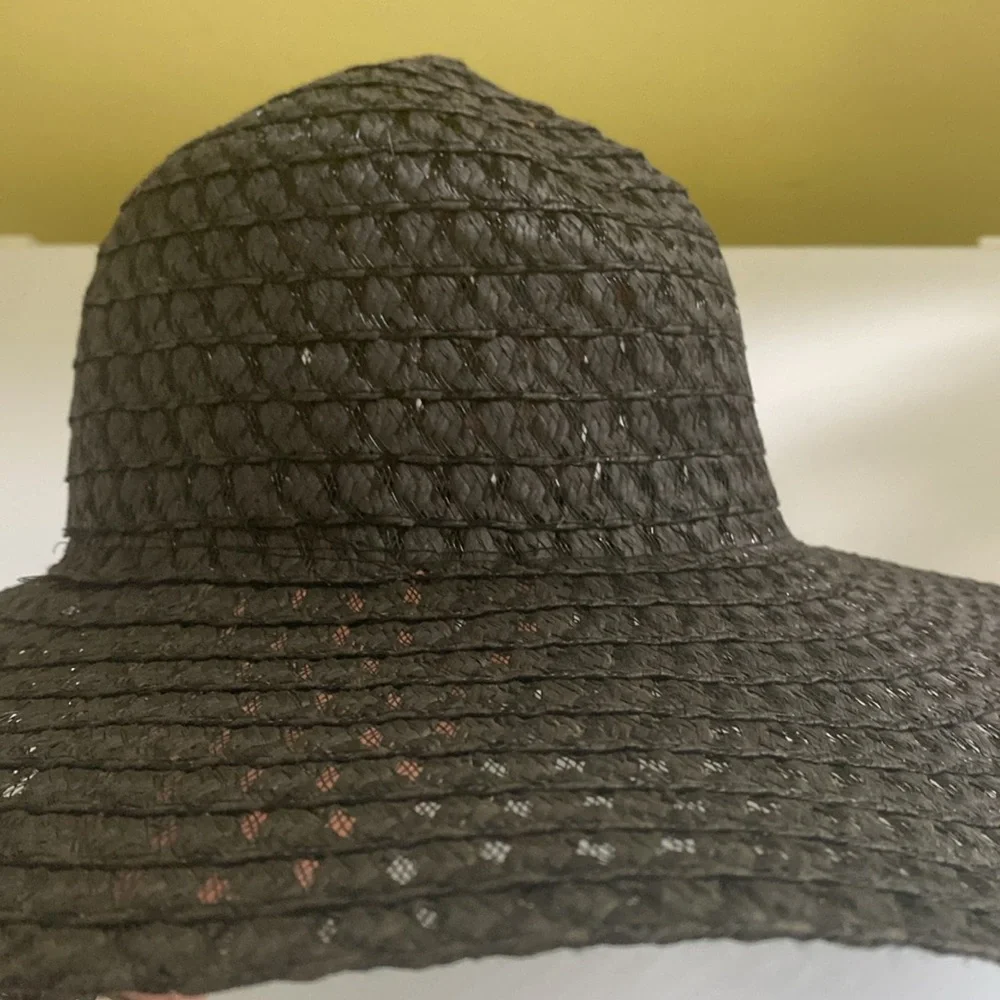 Unbranded Black Paper/Mesh Floppy Sun hat. One Size
